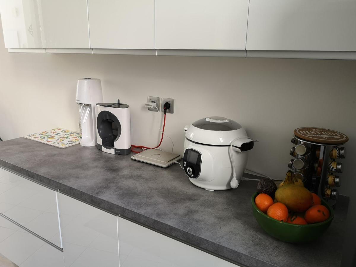 De 105m2, Balcon Sur Cours De La République Apartamento *
